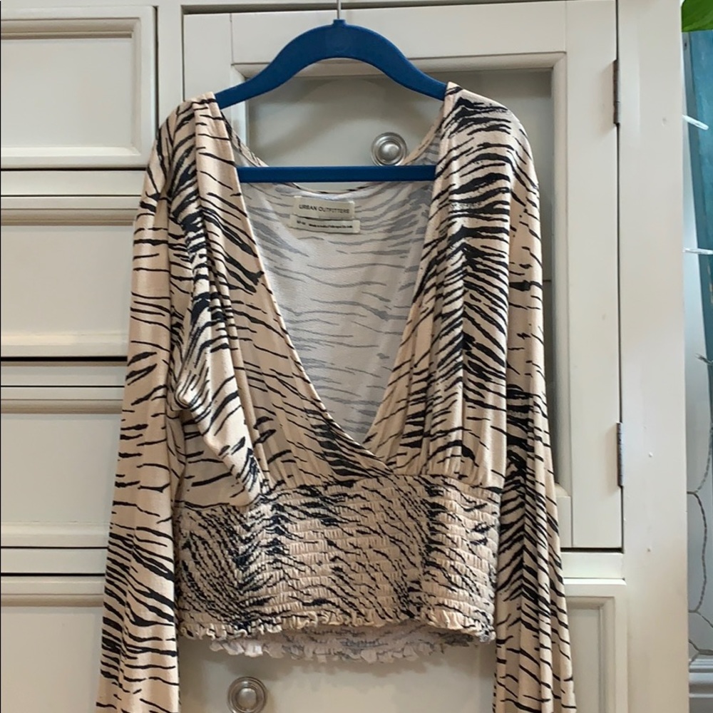 UO Cropped Plunge line zebra top